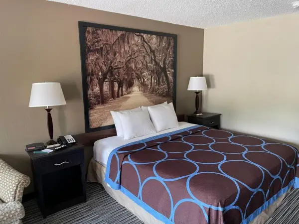 Super 8 by Wyndham Elberton 8