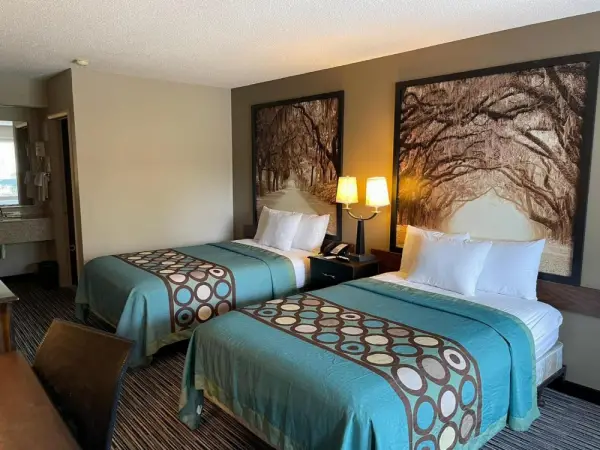 Super 8 by Wyndham Elberton 9